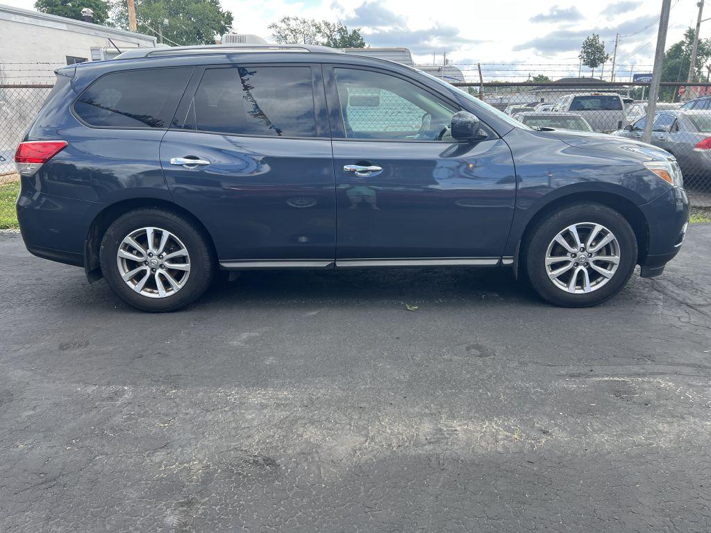 photo of 2016 NISSAN PATHFINDER S