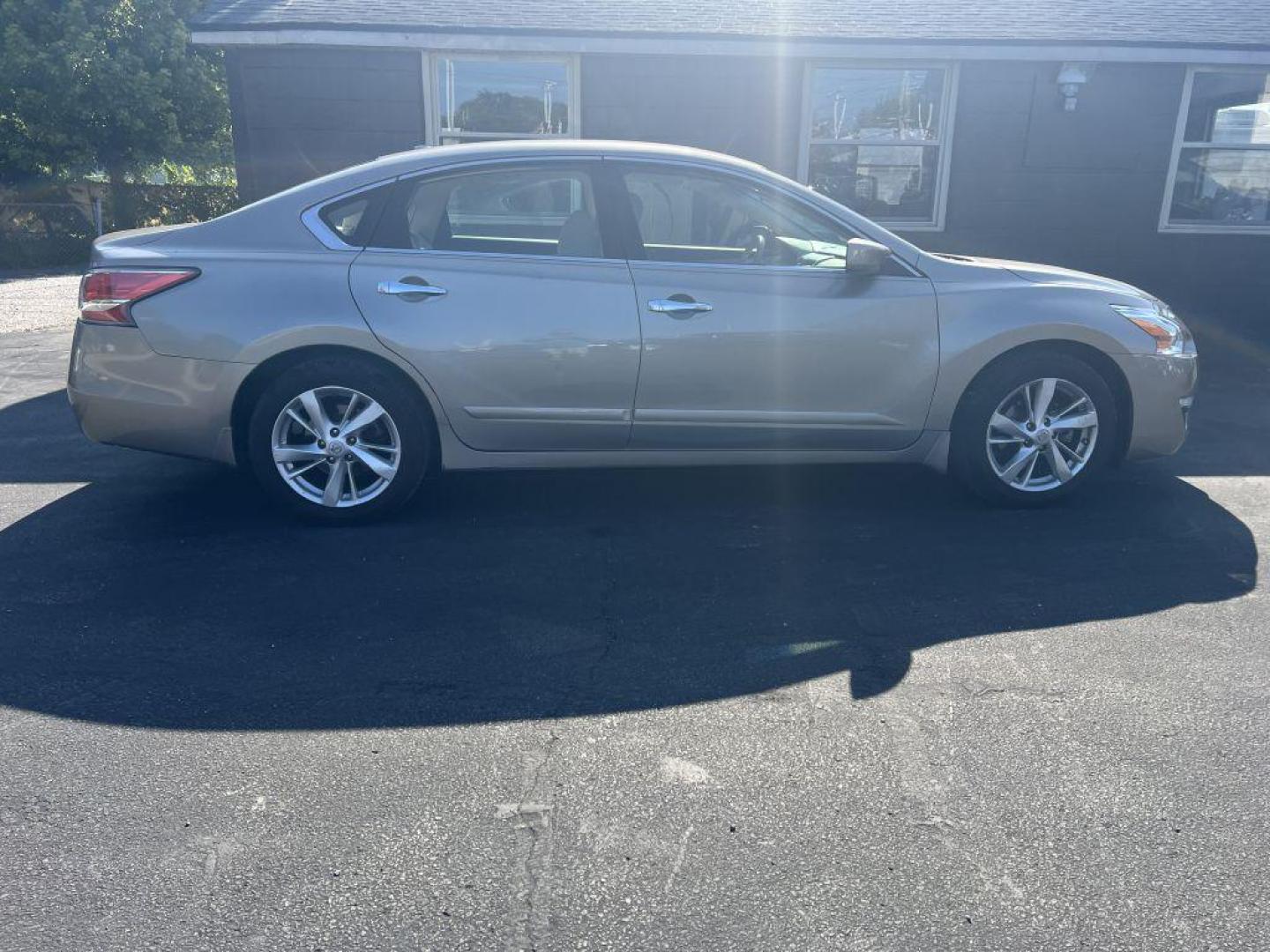 2014 TAN NISSAN ALTIMA 2.5 (1N4AL3AP6EC) with an 2.5L engine, Continuously Variable transmission, located at 1056 E Riverside Dr, Evansville, IN, 47714, (812) 423-7026, 37.953491, -87.546654 - Photo#0