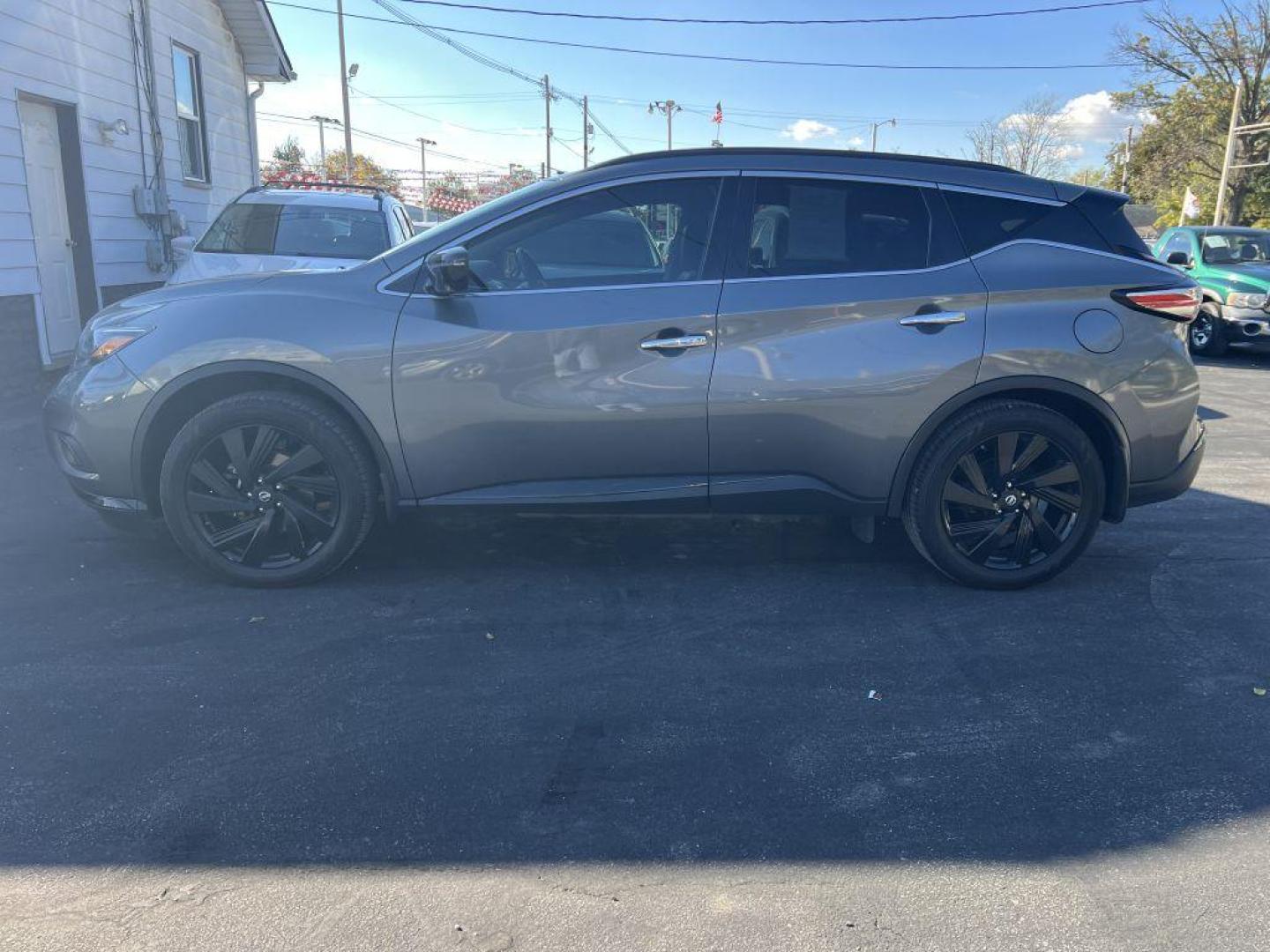 2018 GRAY NISSAN MURANO S (5N1AZ2MG4JN) with an 3.5L engine, Continuously Variable transmission, located at 1056 E Riverside Dr, Evansville, IN, 47714, (812) 423-7026, 37.953491, -87.546654 - Photo#0