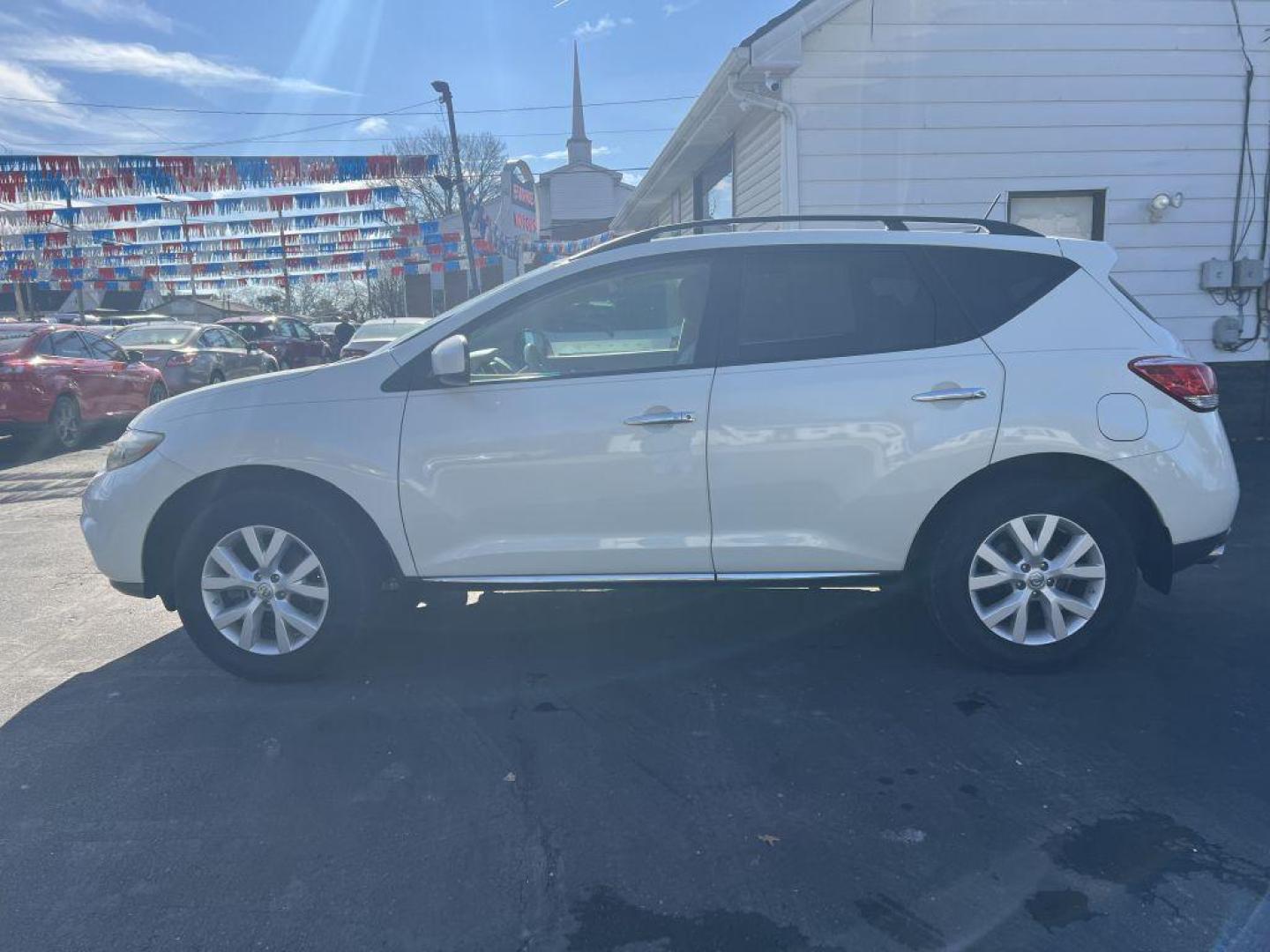 2011 WHITE NISSAN MURANO S (JN8AZ1MW1BW) with an 3.5L engine, Continuously Variable transmission, located at 1056 E Riverside Dr, Evansville, IN, 47714, (812) 423-7026, 37.953491, -87.546654 - Photo#0