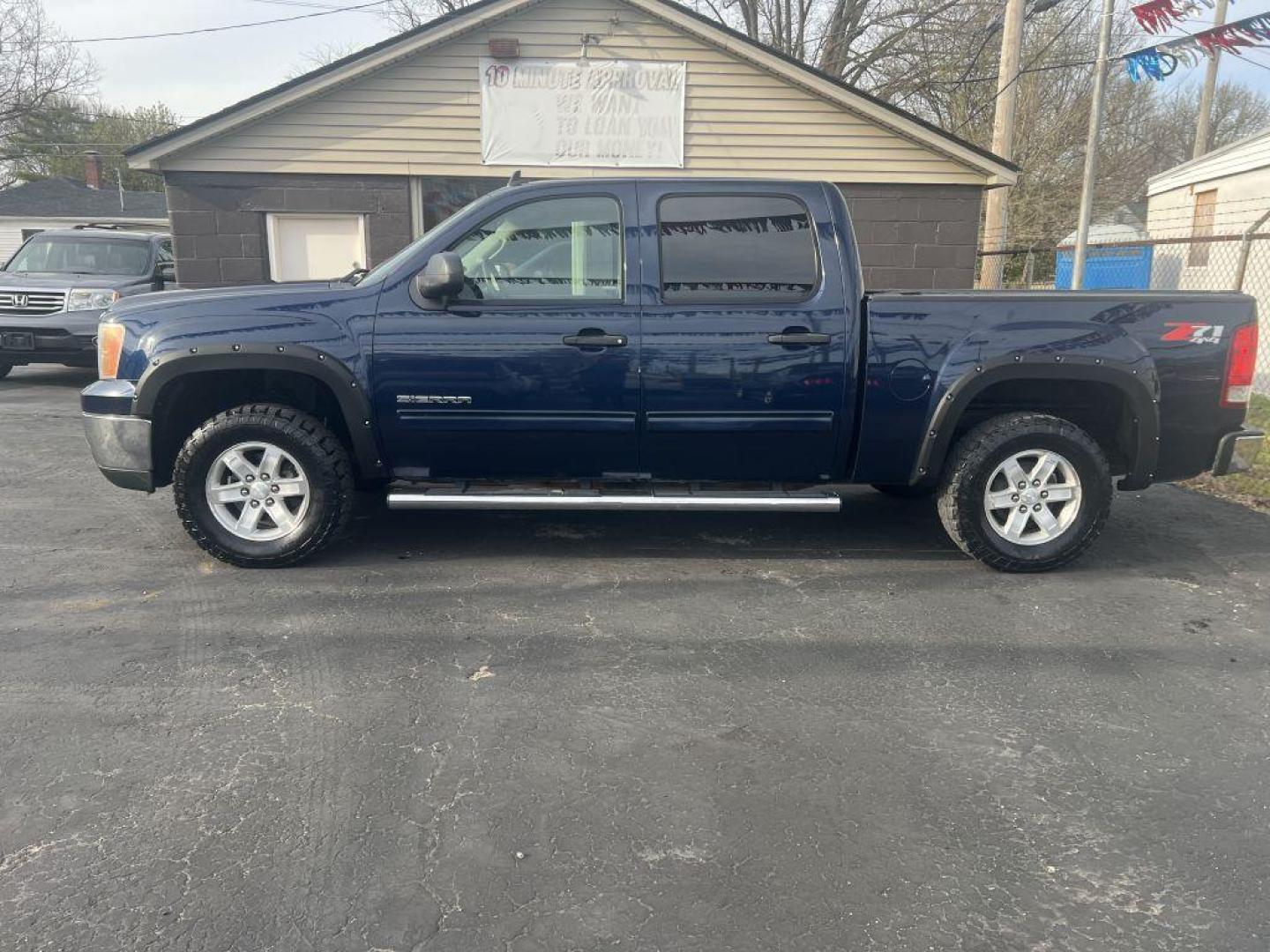 2012 BLUE GMC SIERRA 1500 SLE (3GTP2VE71CG) with an 5.3L engine, Automatic transmission, located at 1056 E Riverside Dr, Evansville, IN, 47714, (812) 423-7026, 37.953491, -87.546654 - Photo#0