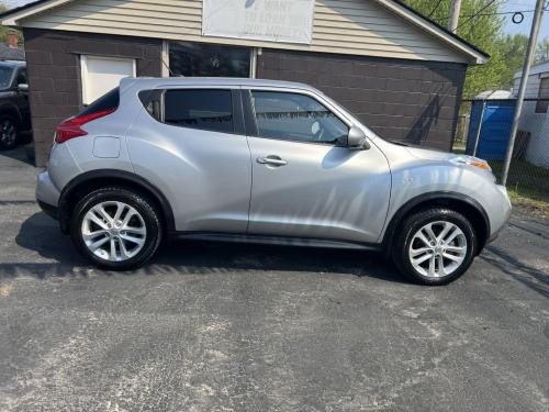 2011 NISSAN JUKE S
