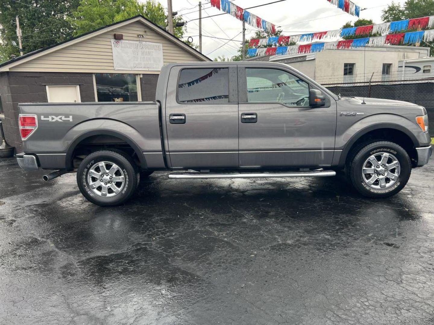 2013 GRAY FORD F150 SUPERCREW (1FTFW1EF6DK) with an 5.0L engine, Automatic transmission, located at 1056 E Riverside Dr, Evansville, IN, 47714, (812) 423-7026, 37.953491, -87.546654 - Photo#0