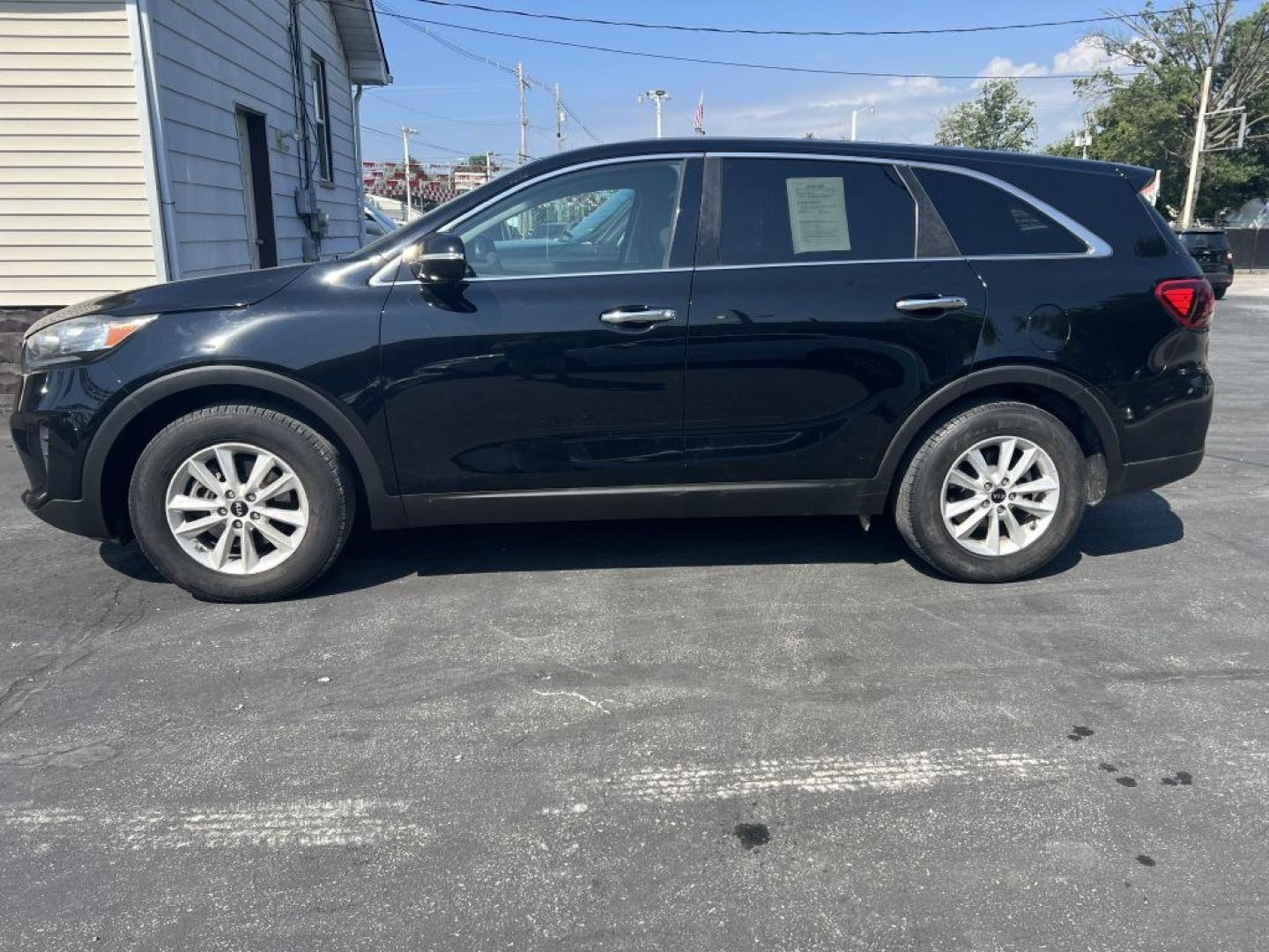 2019 BLACK KIA SORENTO L (5XYPG4A39KG) with an 2.4L engine, Automatic transmission, located at 1056 E Riverside Dr, Evansville, IN, 47714, (812) 423-7026, 37.953491, -87.546654- Photo#0