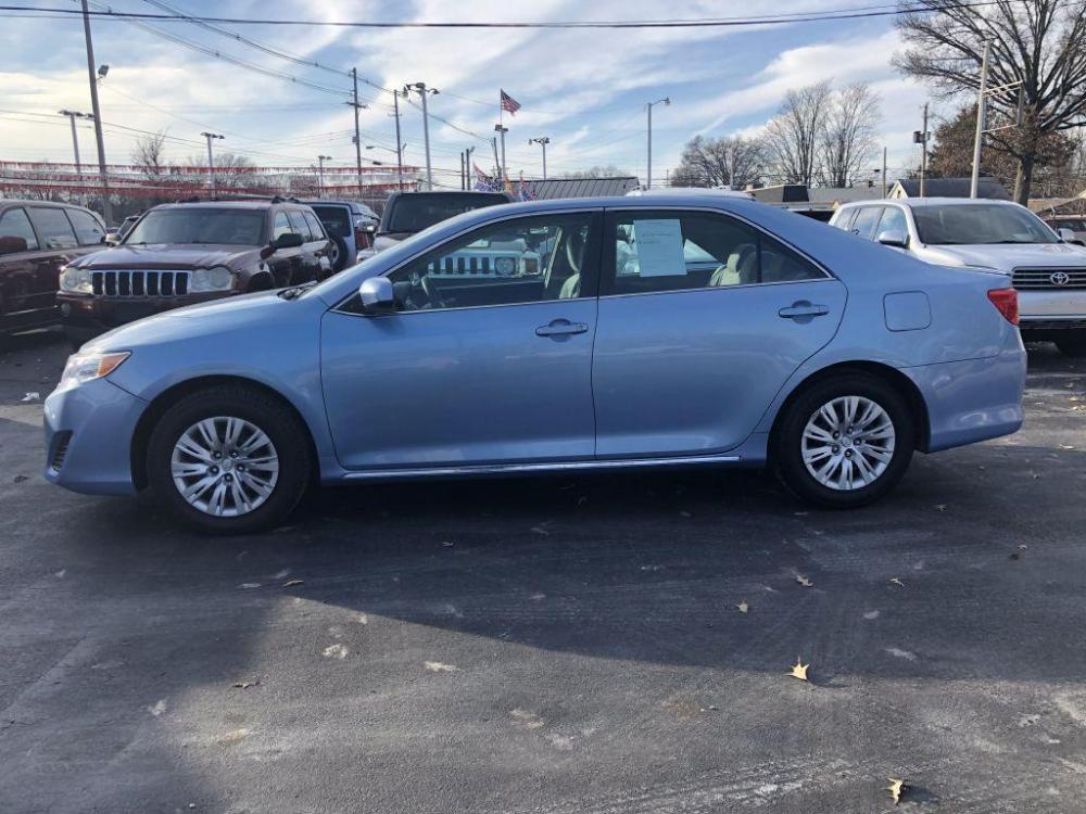 2014 BLUE TOYOTA CAMRY L (4T1BF1FK2EU) with an 2.5L engine, Automatic transmission, located at 1056 E Riverside Dr, Evansville, IN, 47714, (812) 423-7026, 0.000000, 0.000000 - Photo #0