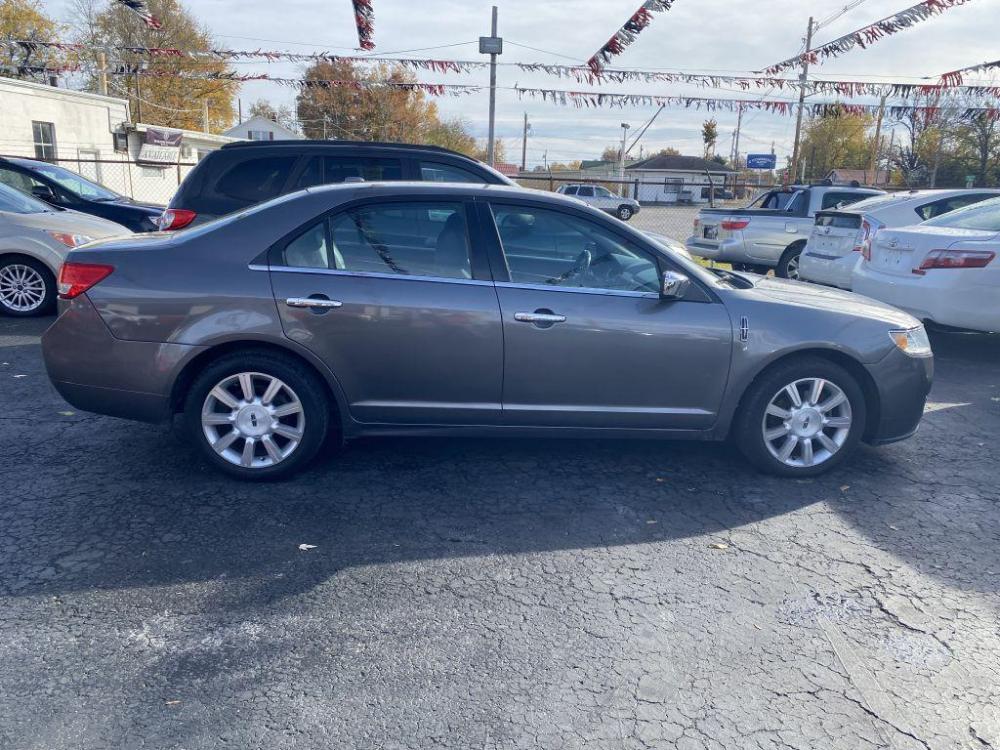 2012 SILVER LINCOLN MKZ (3LNHL2GC0CR) with an 3.5L engine, Automatic transmission, located at 1056 E Riverside Dr, Evansville, IN, 47714, (812) 423-7026, 0.000000, 0.000000 - Photo #0