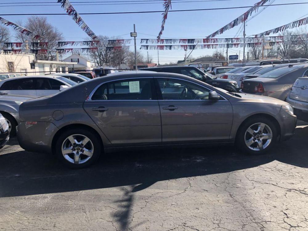 2012 GOLD CHEVROLET MALIBU LS (1G1ZB5E09CF) with an 2.4L engine, Automatic transmission, located at 1056 E Riverside Dr, Evansville, IN, 47714, (812) 423-7026, 0.000000, 0.000000 - Photo #0
