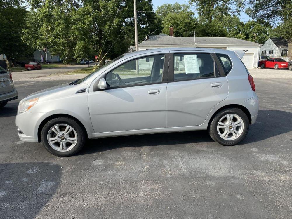 2011 SILVER CHEVROLET AVEO LT (KL1TG6DE7BB) with an 1.6L engine, Automatic transmission, located at 1056 E Riverside Dr, Evansville, IN, 47714, (812) 423-7026, 0.000000, 0.000000 - Photo #0