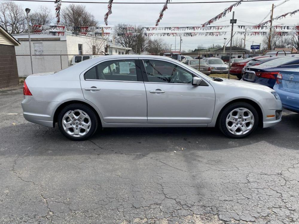 2010 SILVER FORD FUSION SE (3FAHP0HG8AR) with an 3.0L engine, Automatic transmission, located at 1056 E Riverside Dr, Evansville, IN, 47714, (812) 423-7026, 0.000000, 0.000000 - Photo #0