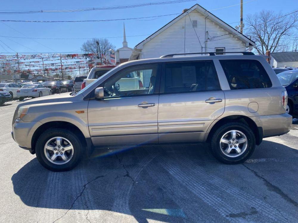 2007 GOLD HONDA PILOT EXL (5FNYF28517B) with an 3.5L engine, Automatic transmission, located at 1056 E Riverside Dr, Evansville, IN, 47714, (812) 423-7026, 0.000000, 0.000000 - Photo #0