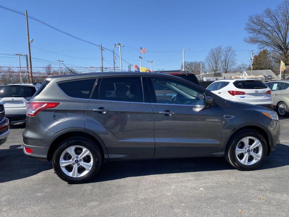 2016 GRAY FORD ESCAPE SE (1FMCU9G90GU) with an 2.0L engine, Automatic transmission, located at 1056 E Riverside Dr, Evansville, IN, 47714, (812) 423-7026, 0.000000, 0.000000 - Photo #0