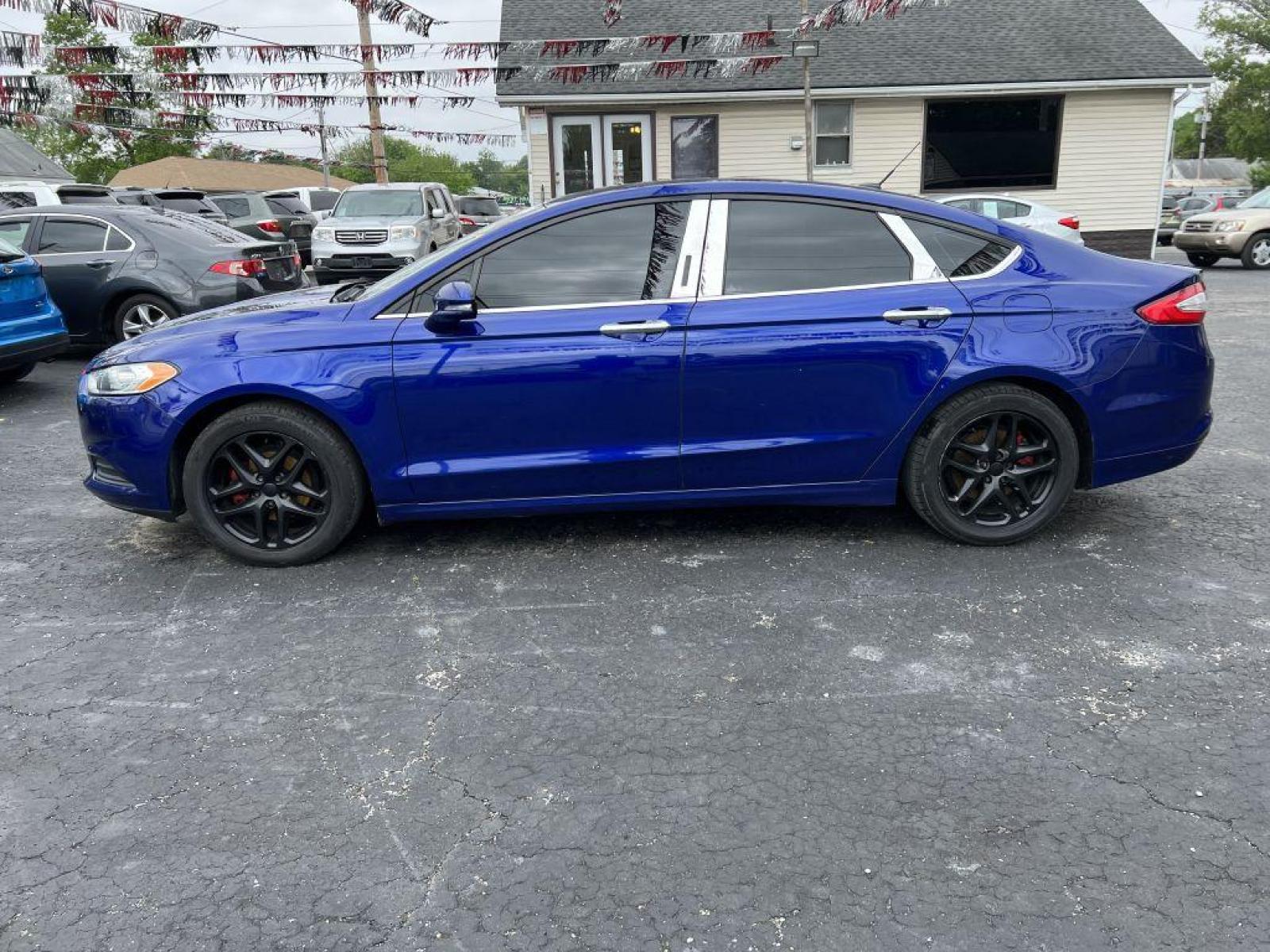 2014 BLUE FORD FUSION SE (1FA6P0H78E5) with an 2.5L engine, Automatic transmission, located at 1056 E Riverside Dr, Evansville, IN, 47714, (812) 423-7026, 37.953491, -87.546654 - Photo #0