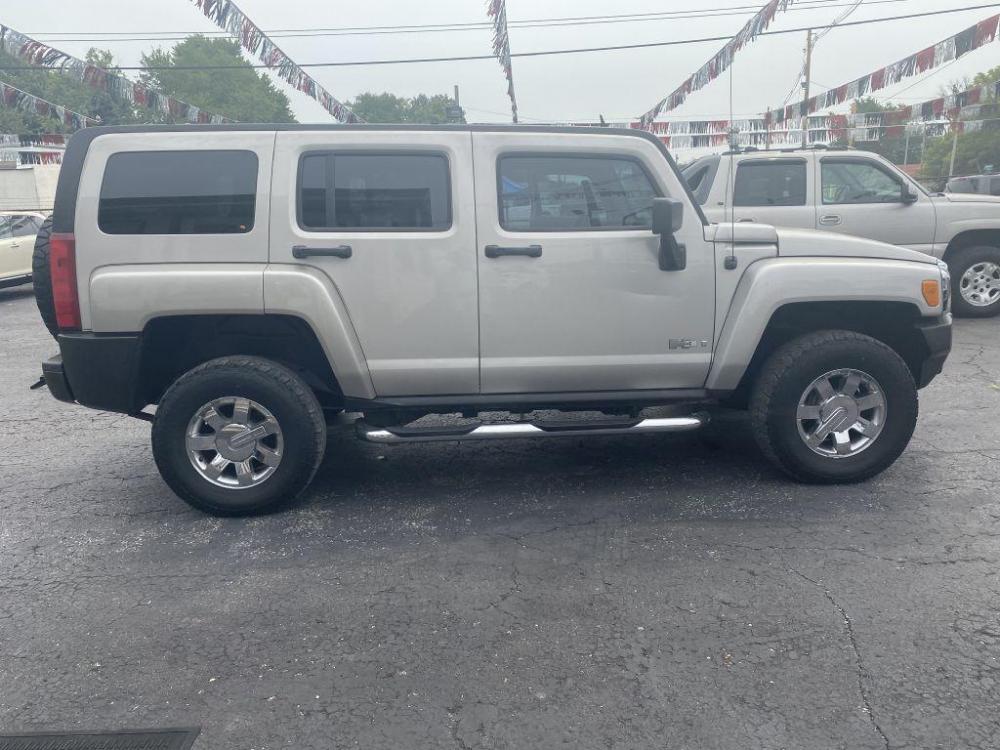 2006 TAN HUMMER H3 (5GTDN136268) with an 3.5L engine, Automatic transmission, located at 1056 E Riverside Dr, Evansville, IN, 47714, (812) 423-7026, 0.000000, 0.000000 - Photo #0