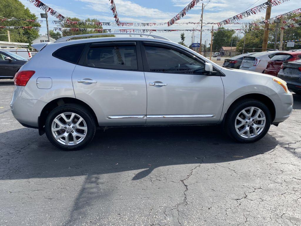 photo of 2013 NISSAN ROGUE 4DR