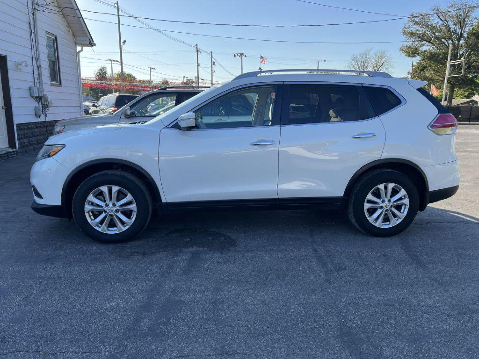 2014 WHITE NISSAN ROGUE S (5N1AT2MK1EC) with an 2.5L engine, Continuously Variable transmission, located at 1056 E Riverside Dr, Evansville, IN, 47714, (812) 423-7026, 37.953491, -87.546654 - Photo #0