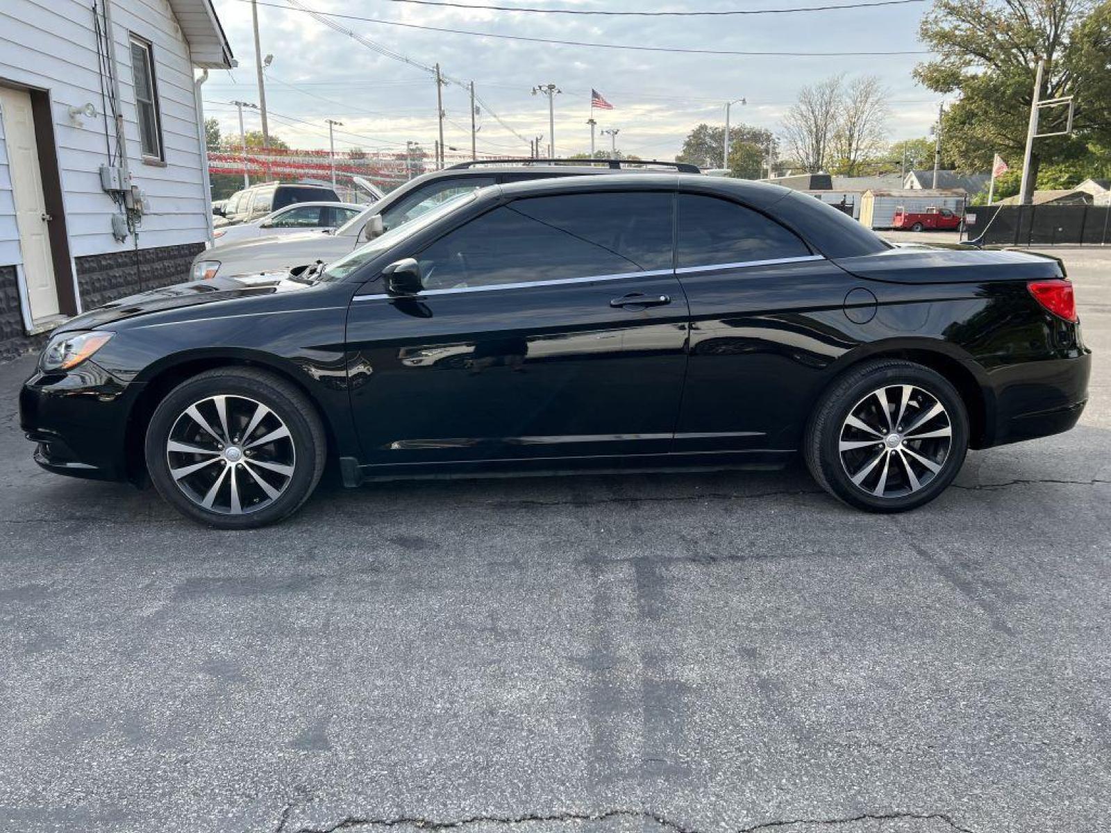 2012 BLACK CHRYSLER 200 S (1C3BCBGG5CN) with an 3.6L engine, Automatic transmission, located at 1056 E Riverside Dr, Evansville, IN, 47714, (812) 423-7026, 37.953491, -87.546654 - Photo #0