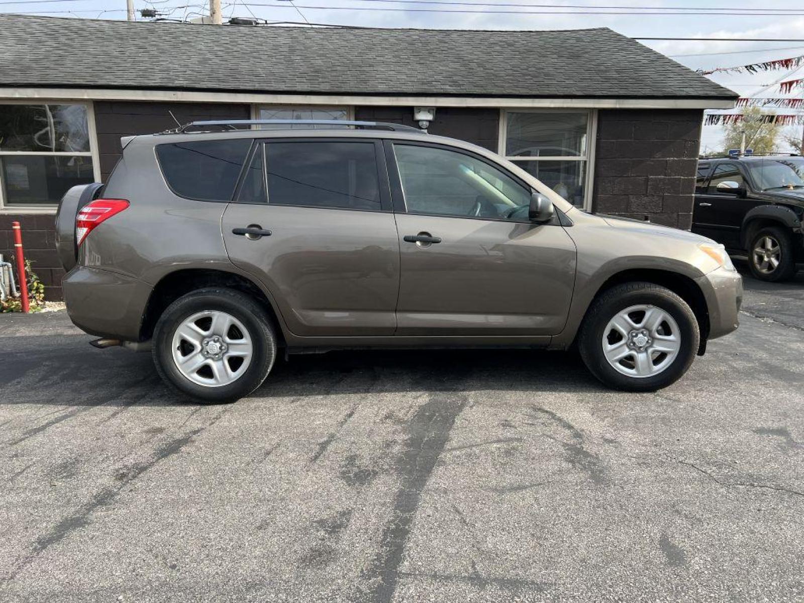 2009 BEIGE TOYOTA RAV4 (2T3ZF33V29W) with an 2.5L engine, Automatic transmission, located at 1056 E Riverside Dr, Evansville, IN, 47714, (812) 423-7026, 37.953491, -87.546654 - Photo #0