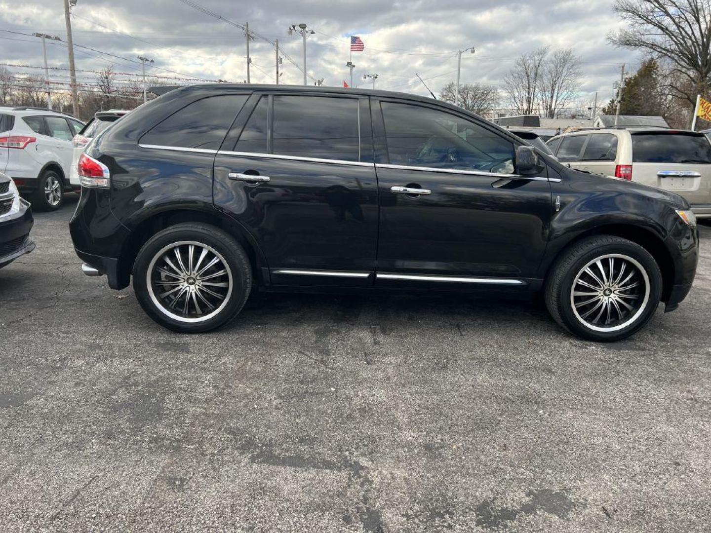 2011 BLACK LINCOLN MKX (2LMDJ8JK8BB) with an 3.7L engine, Automatic transmission, located at 1056 E Riverside Dr, Evansville, IN, 47714, (812) 423-7026, 37.953491, -87.546654 - Photo#0