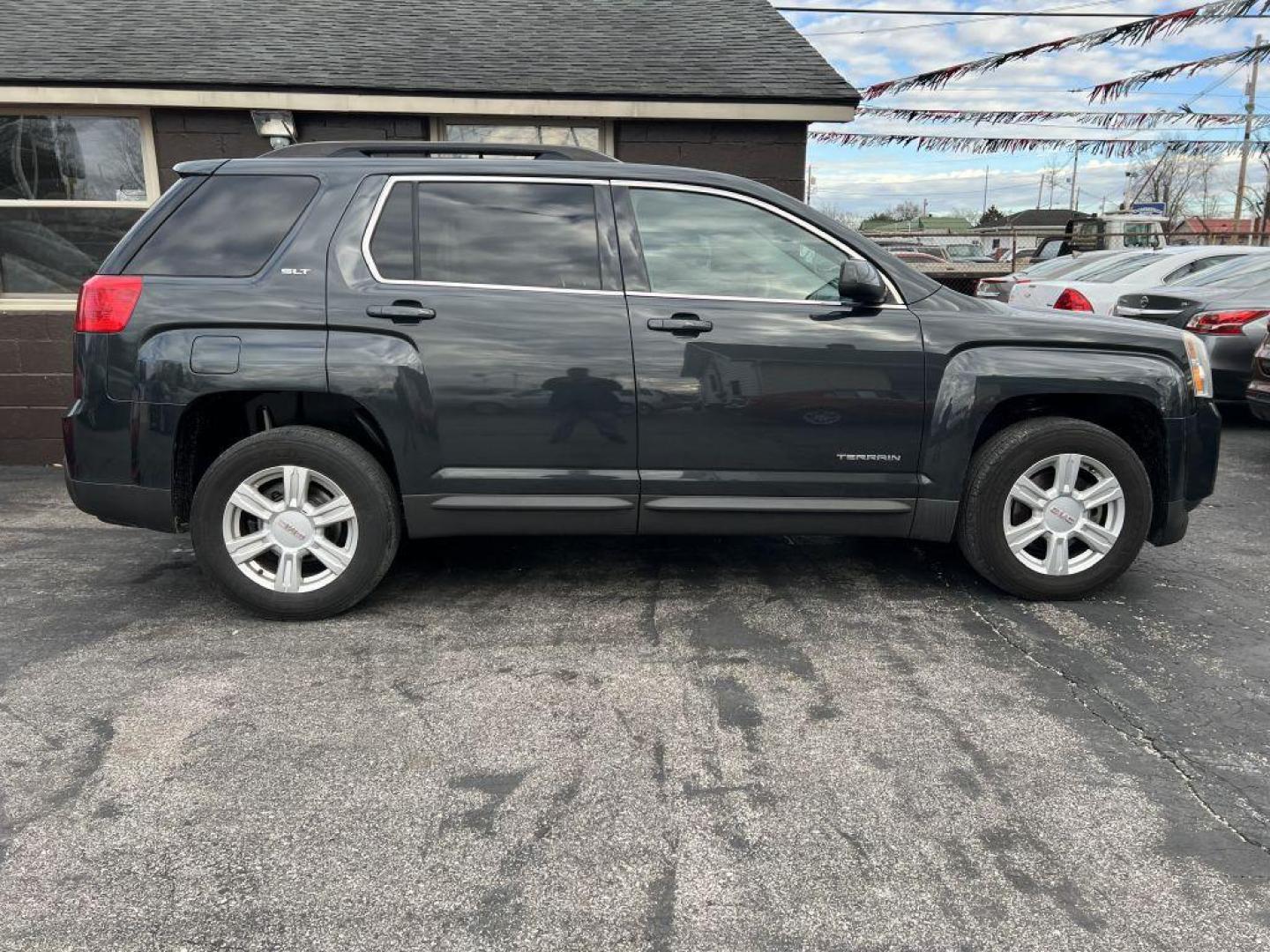 2014 BLACK GMC TERRAIN SLT (2GKFLXEK4E6) with an 2.4L engine, Automatic transmission, located at 1056 E Riverside Dr, Evansville, IN, 47714, (812) 423-7026, 37.953491, -87.546654 - Photo#0
