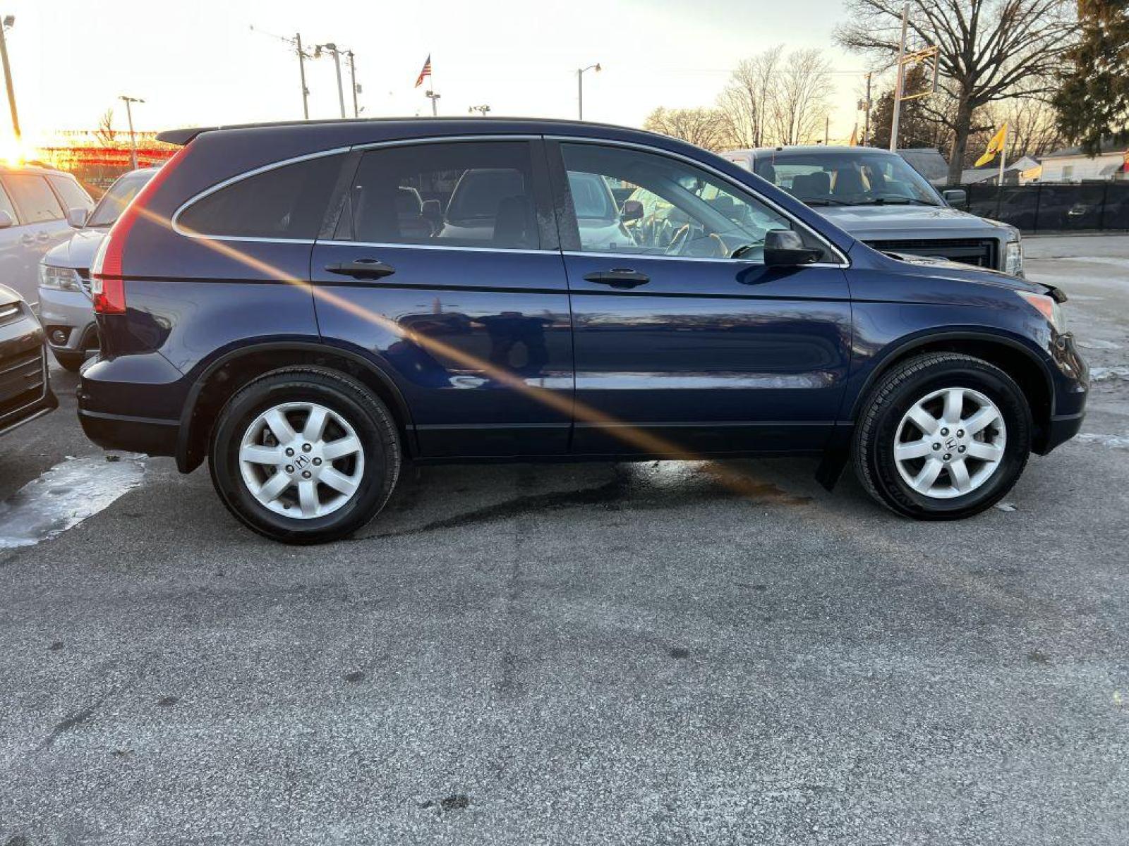 2011 BLUE HONDA CR-V SE (5J6RE4H45BL) with an 2.4L engine, Automatic transmission, located at 1056 E Riverside Dr, Evansville, IN, 47714, (812) 423-7026, 37.953491, -87.546654 - Photo #0