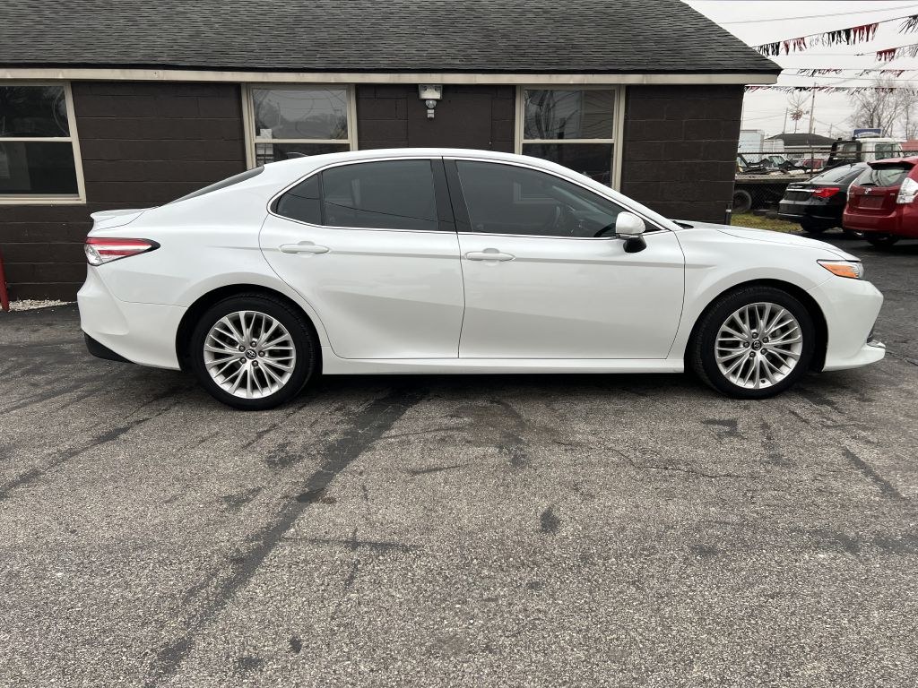photo of 2019 TOYOTA CAMRY 4DR