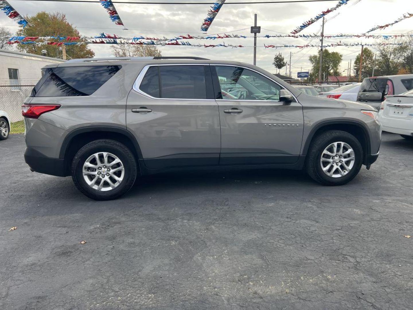2018 BROWN CHEVROLET TRAVERSE LT (1GNERGKW0JJ) with an 3.6L engine, Automatic transmission, located at 1056 E Riverside Dr, Evansville, IN, 47714, (812) 423-7026, 37.953491, -87.546654 - Photo#0