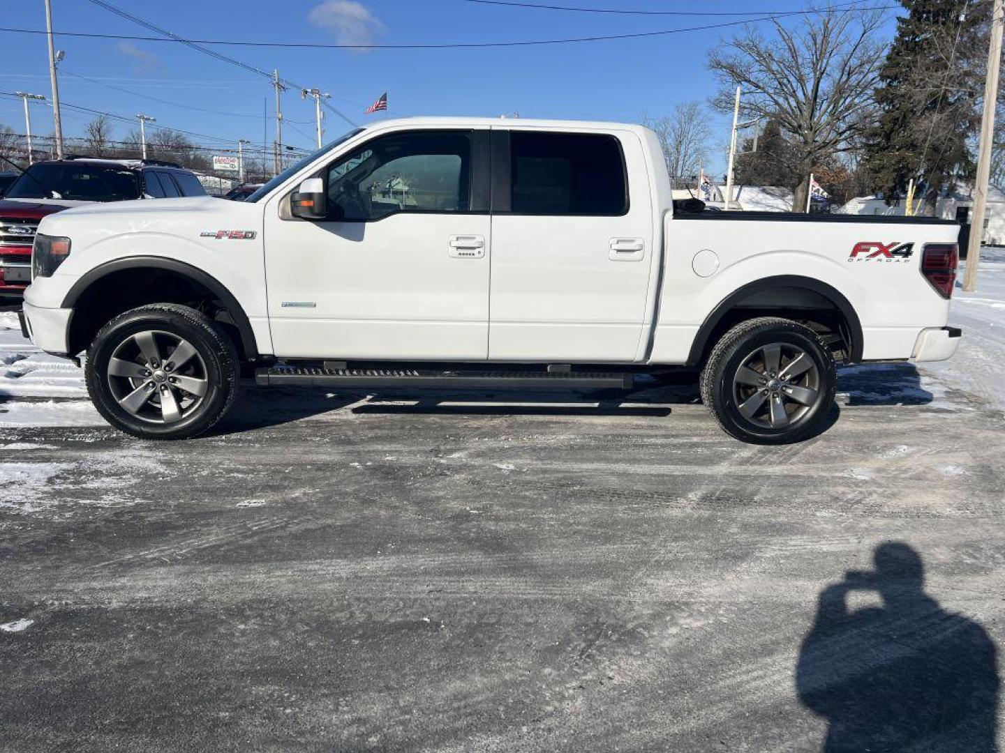 2014 WHITE FORD F150 SUPERCREW (1FTFW1ET7EF) with an 3.5L engine, Automatic transmission, located at 1056 E Riverside Dr, Evansville, IN, 47714, (812) 423-7026, 37.953491, -87.546654 - Photo#0