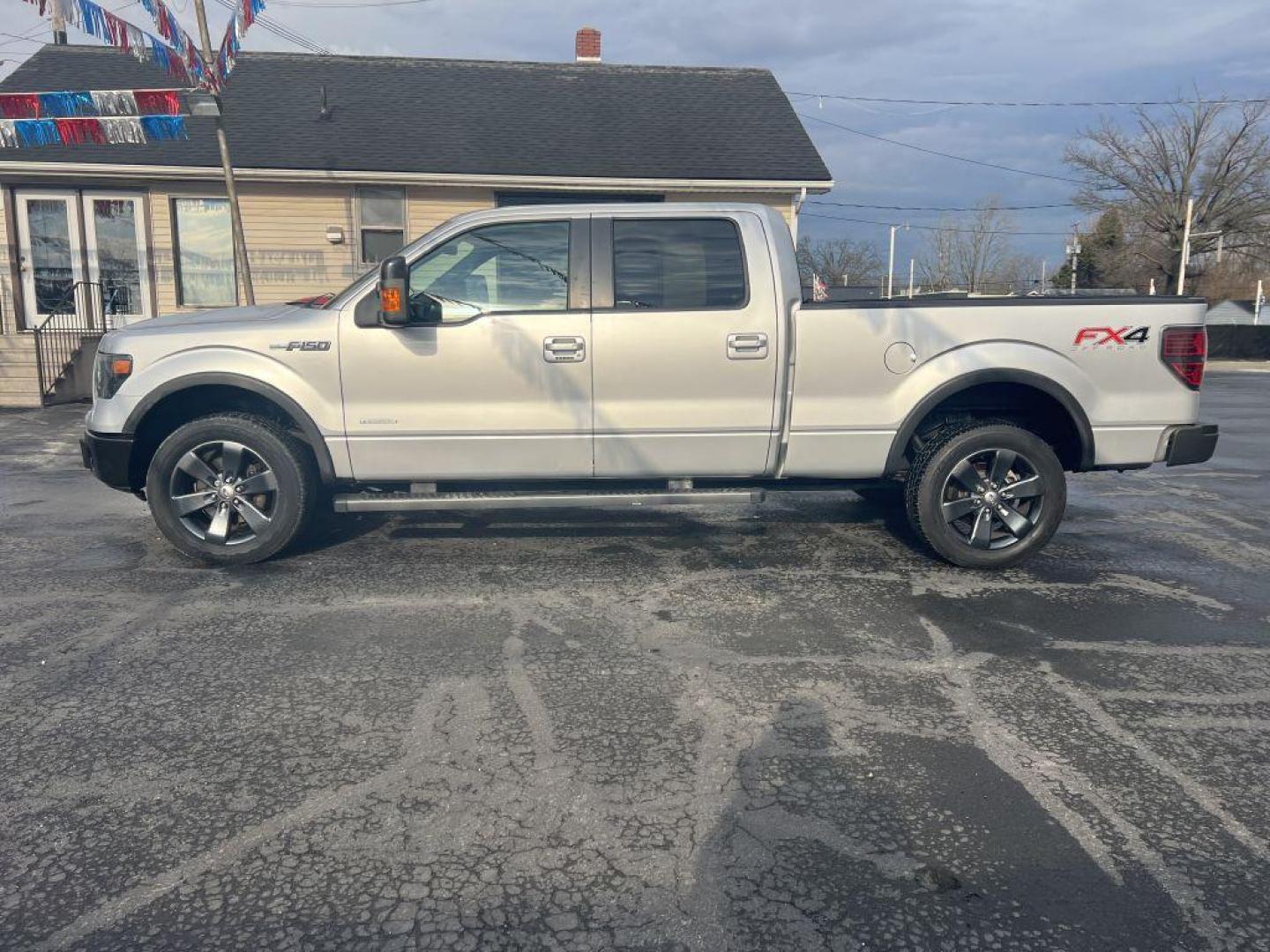 2013 SILVER FORD F150 SUPERCREW (1FTFW1ET1DF) with an 3.5L engine, Automatic transmission, located at 1056 E Riverside Dr, Evansville, IN, 47714, (812) 423-7026, 37.953491, -87.546654 - Photo#0